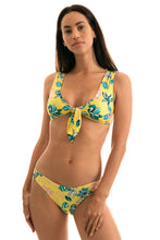 Laden Sie das Bild in den Galerie-Viewer, Model Front: Rio De Sol Oberteil Top Florescer Highleg

