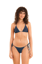 Laden Sie das Bild in den Galerie-Viewer, Model Front: Rio De Sol Oberteil Top Shark Tri-Inv
