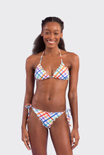 Laden Sie das Bild in den Galerie-Viewer, Model Front: Rio De Sol Oberteil Top Square Frufru
