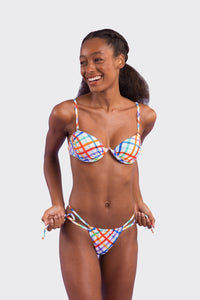 Model Front: Rio De Sol Oberteil Top Square Kyra