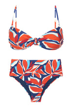 Laden Sie das Bild in den Galerie-Viewer, Set Leaves Bandeau-Joy Hotpants
